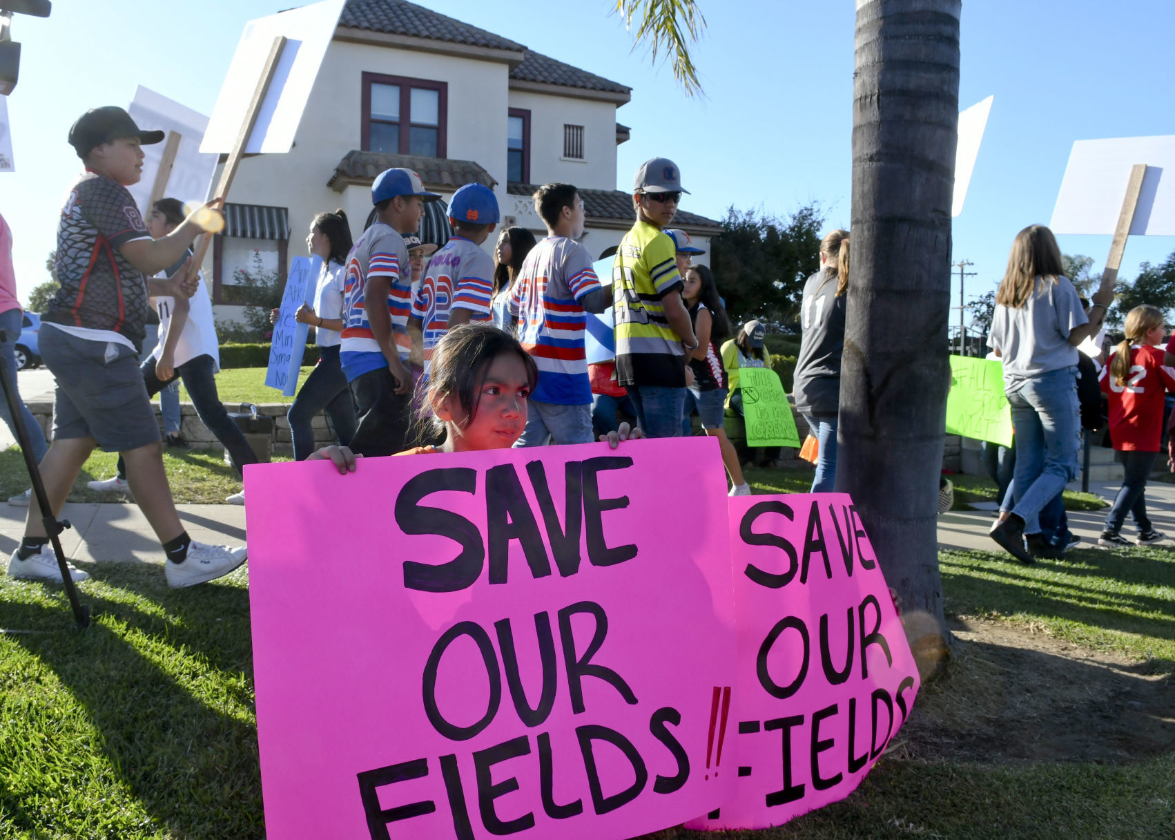100719 Field protest 05.jpg